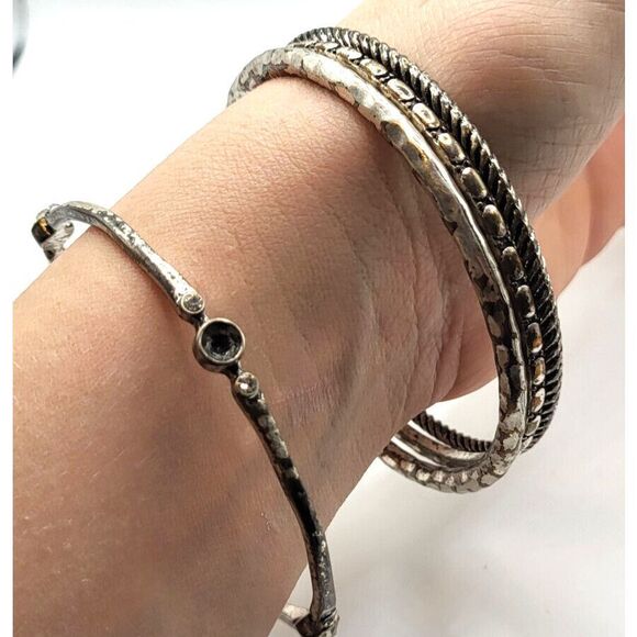 Vintage Lot of 4 Aged Worn Bangle Bracelets - Picture 2 of 3